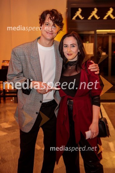  Domen Valič, igralec;  Urša Premik, fotografinjaKar želiš, to dobiš, premiera komedije