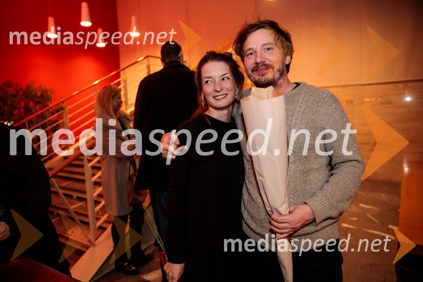  Sara Slivnik, scenografinja;  ... Kar želiš, to dobiš, premiera komedije