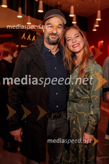  ... ;  Lea Cok, igralkaKar želiš, to dobiš, premiera komedije