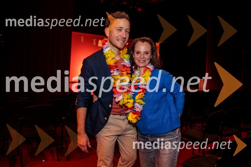  Klemen Slakonja, igralec, komik in TV voditelj;  Mojca Fatur, igralkaKar želiš, to dobiš, premiera komedije