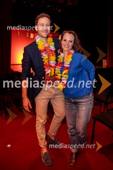  Klemen Slakonja, igralec, komik in TV voditelj;  Mojca Fatur, igralkaKar želiš, to dobiš, premiera komedije