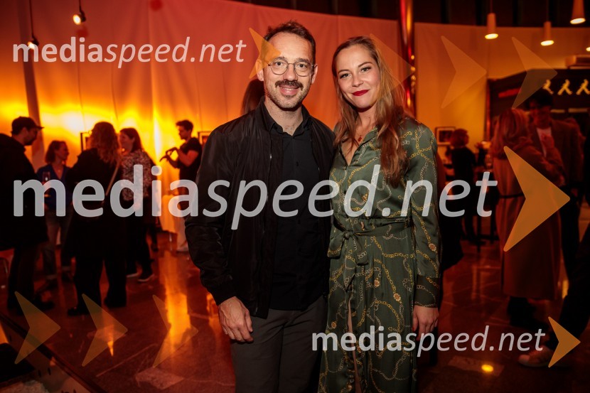  ... ;  Lea Cok, igralkaKar želiš, to dobiš, premiera komedije