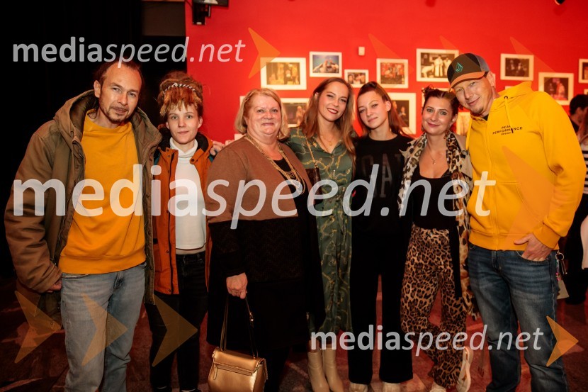  ... ;  ... ;  ... ;  Lea Cok, igralka;  ... ;  ... ;  ... Kar želiš, to dobiš, premiera komedije