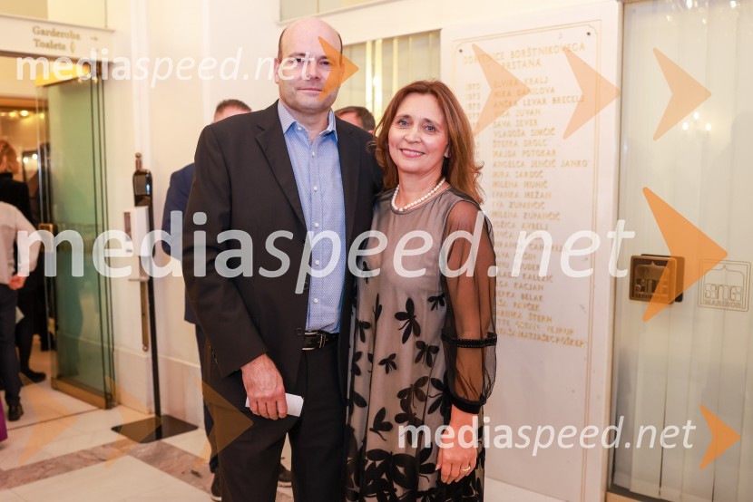  Jure Fišer, direktor, Surovina; doc. dr. Suzana Žilič Fišer,  predstojnica Inštituta za medijske komunikacije na FERIPremiera Clugovega baletnega spektakla Faust v SNG Maribor