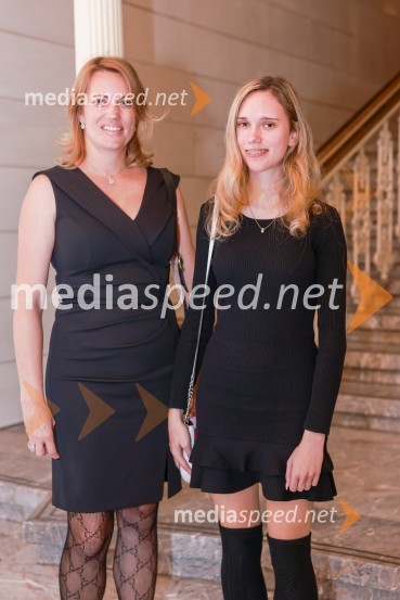 dr. Urška Kežmah, Odvetniška pisarna Kežmah;  Špela KežmahPremiera Clugovega baletnega spektakla Faust v SNG Maribor