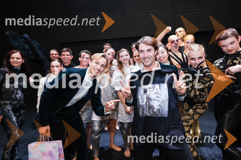  Davide Buffone, baletni plesalec;  Edward Clug, umetniški direktor, Balet SNG MariborPremiera Clugovega baletnega spektakla Faust v SNG Maribor