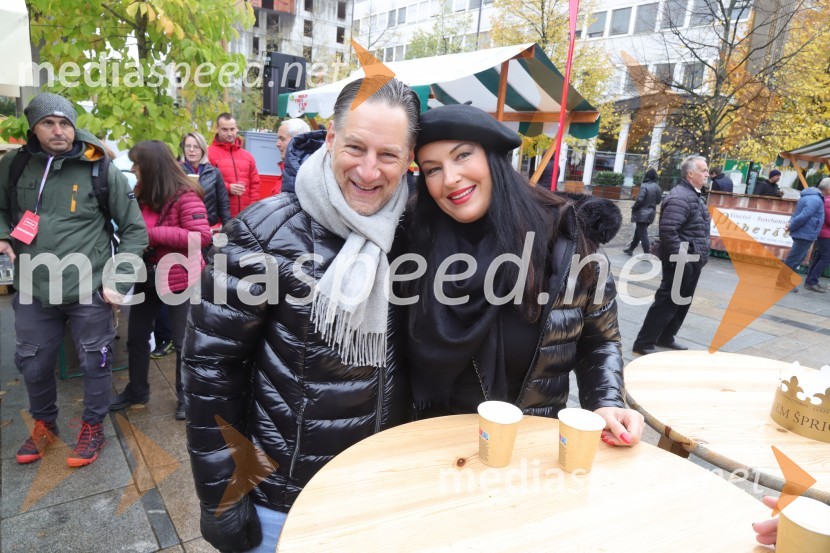  John Denhof, predsednik uprave NKBM;  Melita PipušMartinovanje v Mariboru 2023