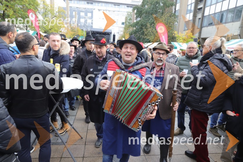  ... ;  ... ;  Alojz  Jenuš - Slavek, outar in brač iz MalečnikaMartinovanje v Mariboru 2023