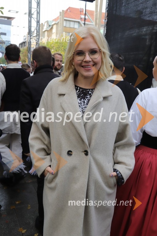  Darja Gajšek, pevka, voditeljicaMartinovanje v Mariboru 2023