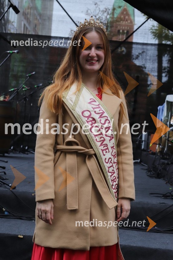  Anja Kelc, vinska kraljica občine StaršeMartinovanje v Mariboru 2023