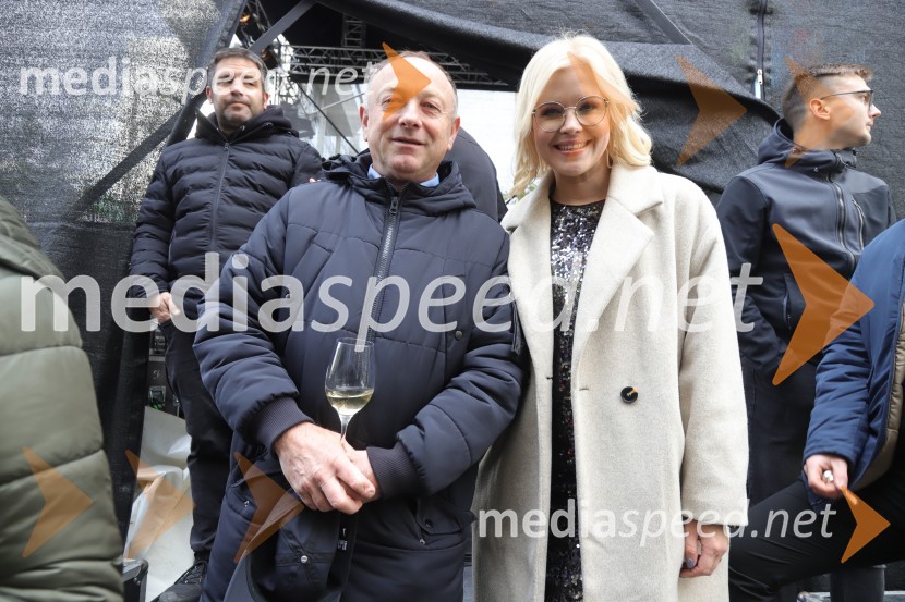  Stane Kocutar, mestni viničar, skrbnik Stare trte, novinar Radia Maribor, zgodovinar;  Darja Gajšek, pevka, voditeljicaMartinovanje v Mariboru 2023