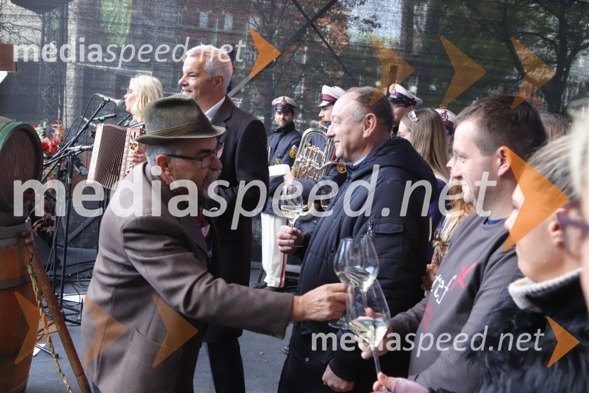  ... ;  Stane Kocutar, mestni viničar, skrbnik Stare trte, novinar Radia Maribor, zgodovinarMartinovanje v Mariboru 2023