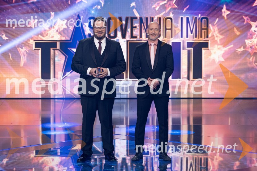  Sašo Stare, stand up komik, voditelj;  Peter Poles, televizijski voditeljSlovenija ima talent 2023, druga polfinalna oddaja