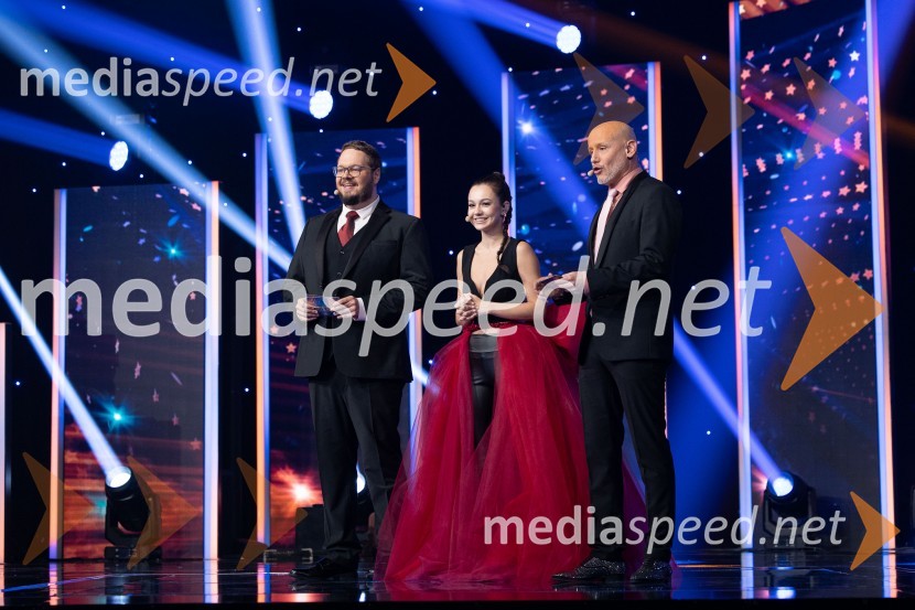  Sašo Stare, stand up komik, voditelj;  Sofia Chernistyna, pevka;  Peter Poles, televizijski voditeljSlovenija ima talent 2023, druga polfinalna oddaja
