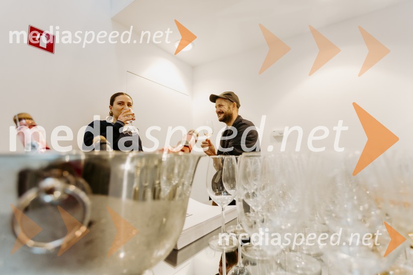  ... ;  Den Baruca, direktor Zavoda LJFWOtvoritev trgovine LJFW in podelitev nagrad WOW