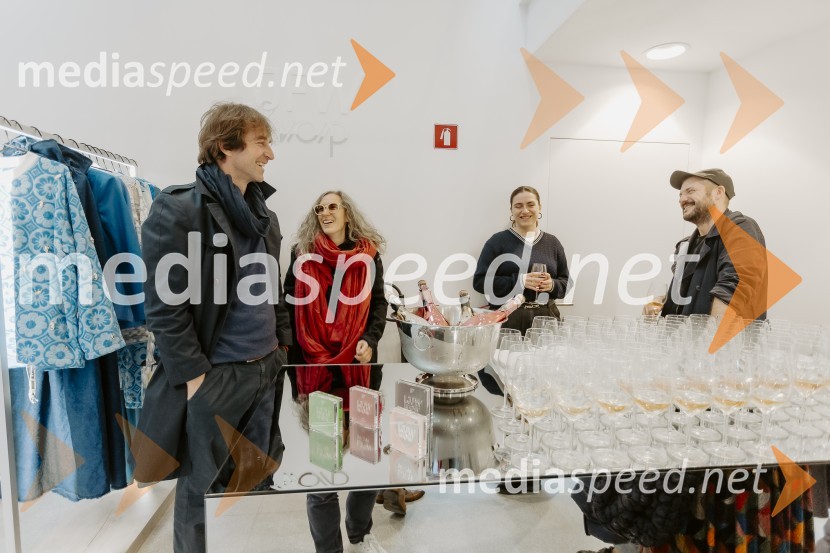  ... ;  ... ;  ... ;  Den Baruca, direktor Zavoda LJFWOtvoritev trgovine LJFW in podelitev nagrad WOW