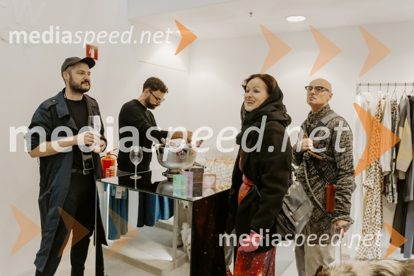  Den Baruca, direktor Zavoda LJFW;  ... ;  ... ;  ... Otvoritev trgovine LJFW in podelitev nagrad WOW