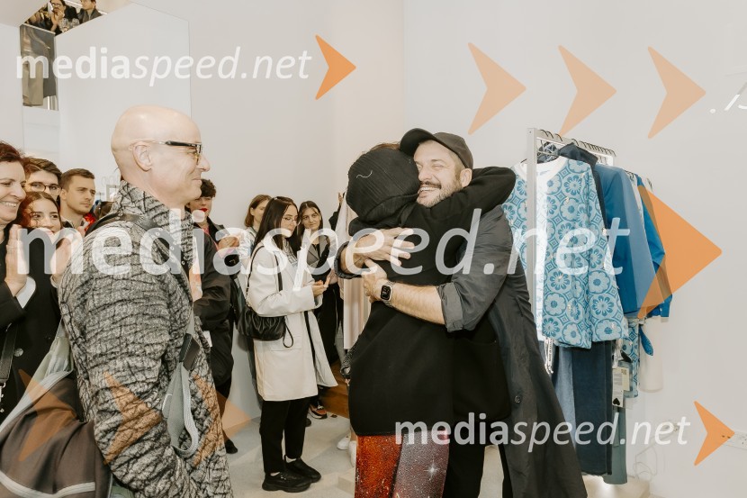  ... ;  ... ;  Den Baruca, direktor Zavoda LJFWOtvoritev trgovine LJFW in podelitev nagrad WOW