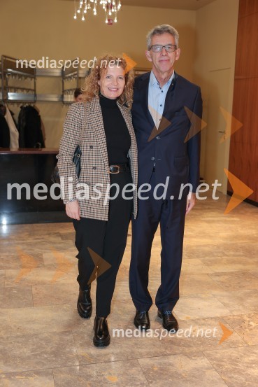 mag. Tadeja Kuhar, predstavnica Državne revizijske komisije za odnose z javnostmi;  Andrej  Kren, direktor PC BrdoArzenik in stare čipke, premiera