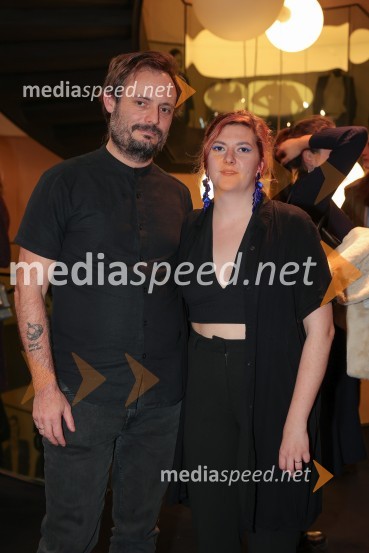  Milan Ramšak Marković, dramaturg;  Nina  Ramšak Marković, režiserkaArzenik in stare čipke, premiera