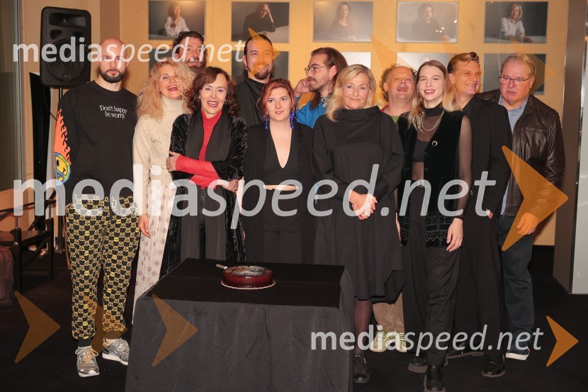  Jaka Lah, igralec;  Tanja Dimitrievska, igralka;  Tomo Tomšič, igralec;  Mirjam Korbar, igralka;  Filip Samobor, igralec;  Nina  Ramšak Marković, režiserka;  Matic Maco Lukšič, igralec;  Judita Zidar, igralka;  Gašper Jarni, igralec;  Klara Kuk, igralka, manekenka;  Matevž Sluga, AGRFT;  Jožef Ropoša, igralecArzenik in stare čipke, premiera