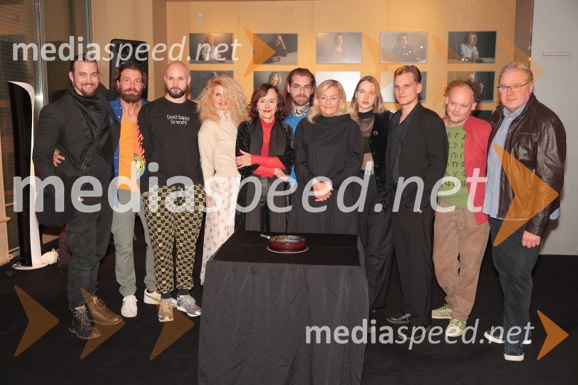  Filip Samobor, igralec;  Tomo Tomšič, igralec;  Jaka Lah, igralec;  Tanja Dimitrievska, igralka;  Mirjam Korbar, igralka;  Matic Maco Lukšič, igralec;  Judita Zidar, igralka;  Klara Kuk, igralka, manekenka;  Matevž Sluga, AGRFT;  Gašper Jarni, igralec;  Jožef Ropoša, igralecArzenik in stare čipke, premiera