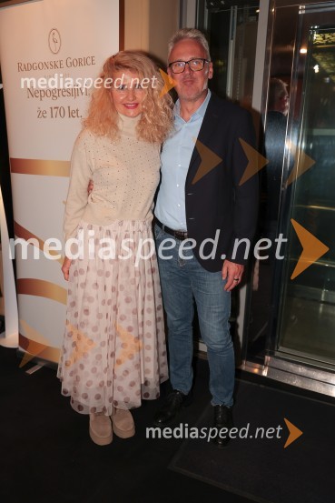  Tanja Dimitrievska, igralka;  ... Arzenik in stare čipke, premiera