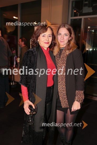  Mirjam Korbar, igralka;  Eva Jesenovec, igralkaArzenik in stare čipke, premiera