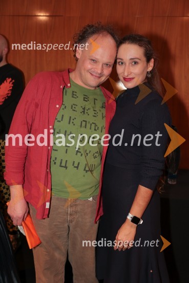  Gašper Jarni, igralec;  Gaja Višnar, igralkaArzenik in stare čipke, premiera