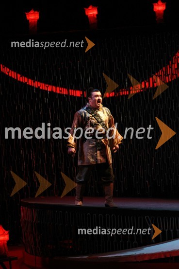 Janez Lotrič, operni pevec v operi TurandotPremiera opere Turandot v SNG Maribor