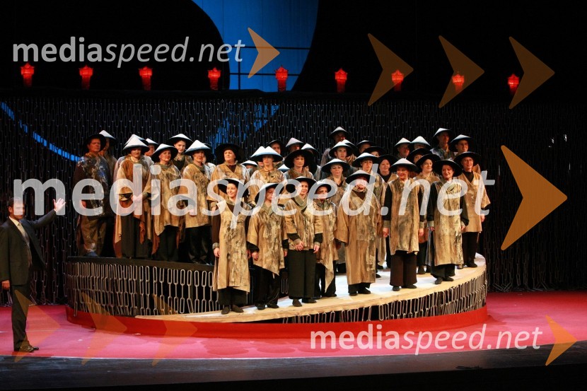 Robert Mraček, zborovodja in zborPremiera opere Turandot v SNG Maribor