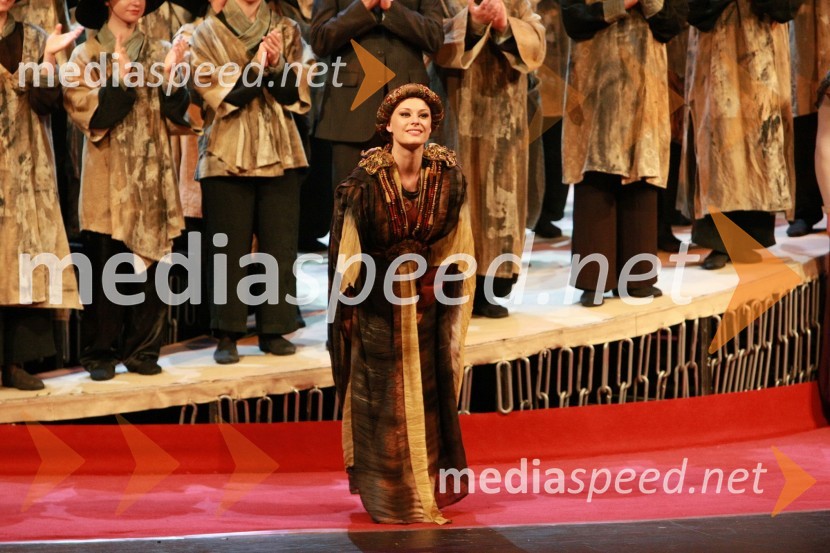 Sabina Cvilak, operna pevkaPremiera opere Turandot v SNG Maribor