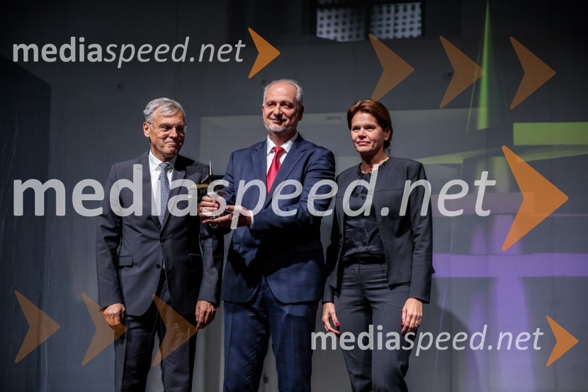 mag. Črtomir Remec,  predsednik Inženirske zbornice Slovenije; dr. Vojkan Jovičić, inženir; mag. Alenka Bratušek, Ministrica za infrastrukturoDan inženirske zbornice Slovenije