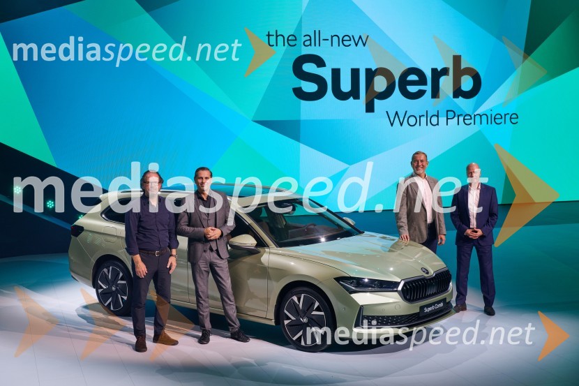 Novi Škoda Superb: več prostora in udobja, šest učinkovitih pogonskih sklopov in inovativni varnostni sistemi