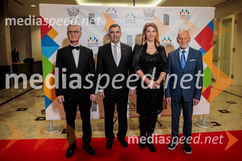  Franjo Bobinac, podpredsednik in generalni direktor za globalni marketing, Hisense International., predsednik Rokometne zveze Slovenije;  ... ;  ... ;  Miroslav Cerar, nekdanji gimnastičar, nekdanji predsednik Odbora za podeljevanje Bloudkovih priznanjPrimož Roglič predal naziv botra, dobrodelna prireditev Olimpijskega komiteja Slovenije