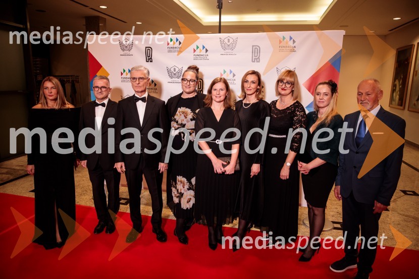  ... ;  ... ;  Franjo Bobinac, podpredsednik in generalni direktor za globalni marketing, Hisense International., predsednik Rokometne zveze Slovenije;  ... ;  ... ;  ... ;  ... ;  ... ;  Miroslav Cerar, nekdanji gimnastičar, nekdanji predsednik Odbora za podeljevanje Bloudkovih priznanjPrimož Roglič predal naziv botra, dobrodelna prireditev Olimpijskega komiteja Slovenije