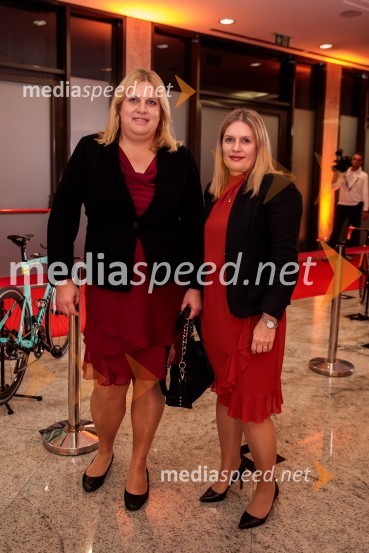  Lara Berlec, SKB banka d.d. Ljubljana;  Maja Treven, direktorica marketinga, SKB bankaPrimož Roglič predal naziv botra, dobrodelna prireditev Olimpijskega komiteja Slovenije