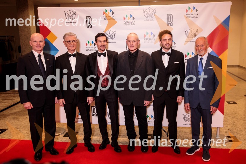  Gregor  Benčina, predsednik Slovenijales Group, podpredsednik sveta zavoda CER, iniciator pobude GreenTech Slovenia;  Franjo Bobinac, podpredsednik in generalni direktor za globalni marketing, Hisense International., predsednik Rokometne zveze Slovenije;  Primož Roglič, kolesar;  ... ;  ... ;  Miroslav Cerar, nekdanji gimnastičar, nekdanji predsednik Odbora za podeljevanje Bloudkovih priznanjPrimož Roglič predal naziv botra, dobrodelna prireditev Olimpijskega komiteja Slovenije