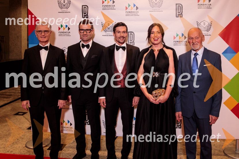  Franjo Bobinac, podpredsednik in generalni direktor za globalni marketing, Hisense International., predsednik Rokometne zveze Slovenije;  Andrej Hauptman, nekdanji kolesar, selektor državne kolesarske reprezentance;  Primož Roglič, kolesar;  Teja Hauptman;  Miroslav Cerar, nekdanji gimnastičar, nekdanji predsednik Odbora za podeljevanje Bloudkovih priznanjPrimož Roglič predal naziv botra, dobrodelna prireditev Olimpijskega komiteja Slovenije