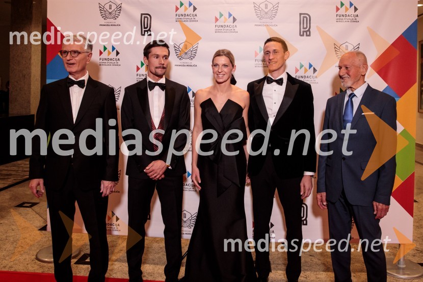  Franjo Bobinac, podpredsednik in generalni direktor za globalni marketing, Hisense International., predsednik Rokometne zveze Slovenije;  Primož Roglič, kolesar;  Mina Prevc;  Peter  Prevc, smučarski skakalec;  Miroslav Cerar, nekdanji gimnastičar, nekdanji predsednik Odbora za podeljevanje Bloudkovih priznanjPrimož Roglič predal naziv botra, dobrodelna prireditev Olimpijskega komiteja Slovenije