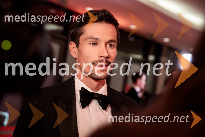  Primož Roglič, kolesarPrimož Roglič predal naziv botra, dobrodelna prireditev Olimpijskega komiteja Slovenije