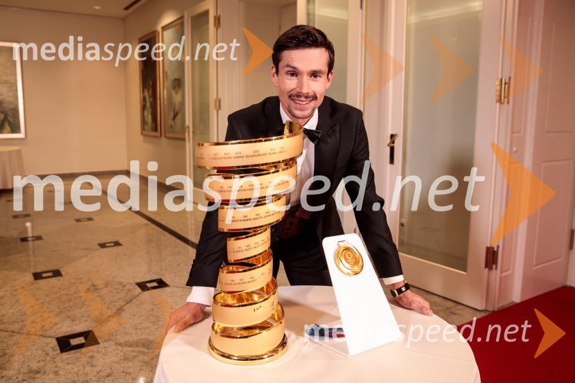  Primož Roglič, kolesarPrimož Roglič predal naziv botra, dobrodelna prireditev Olimpijskega komiteja Slovenije