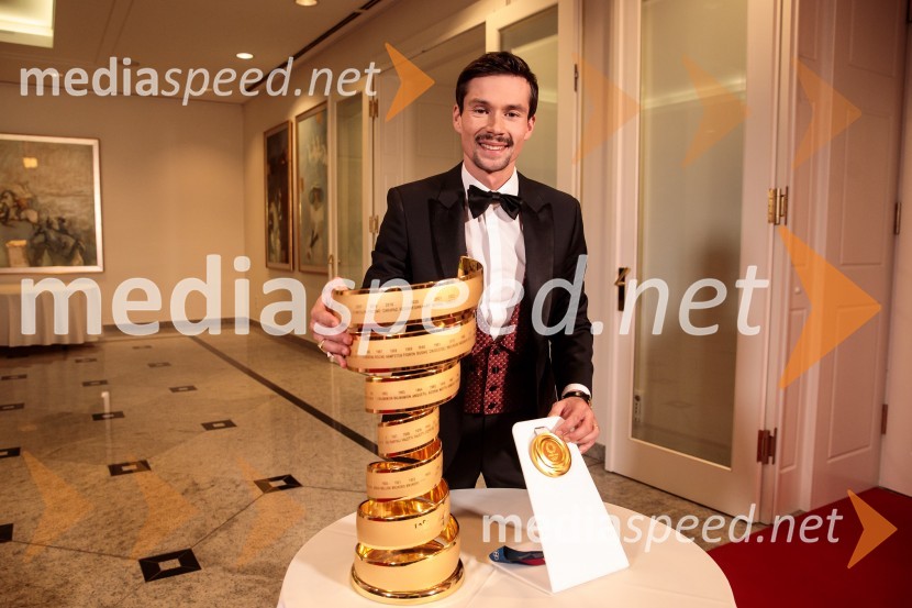  Primož Roglič, kolesarPrimož Roglič predal naziv botra, dobrodelna prireditev Olimpijskega komiteja Slovenije