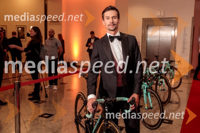  Primož Roglič, kolesarPrimož Roglič predal naziv botra, dobrodelna prireditev Olimpijskega komiteja Slovenije