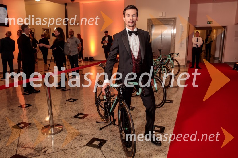  Primož Roglič, kolesarPrimož Roglič predal naziv botra, dobrodelna prireditev Olimpijskega komiteja Slovenije