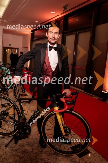  Primož Roglič, kolesarPrimož Roglič predal naziv botra, dobrodelna prireditev Olimpijskega komiteja Slovenije