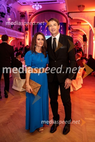  Petra Čop;  Iztok Čop, olimpijski prvak in nekdanji podpredsednik OKSPrimož Roglič predal naziv botra, dobrodelna prireditev Olimpijskega komiteja Slovenije