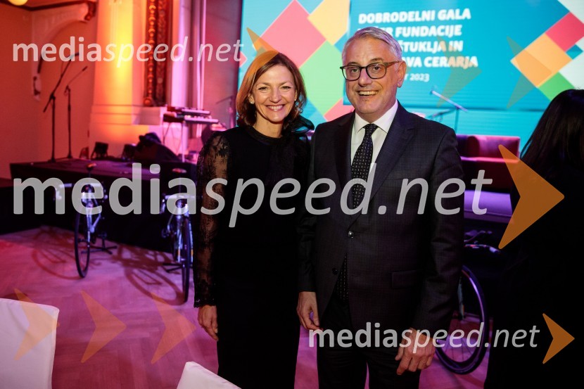 dr. Maja Zalaznik, nekdanja ministrica za izobraževanje, znanost in šport;  Matjaž Han, minister za gospodarski razvoj in tehnologijoPrimož Roglič predal naziv botra, dobrodelna prireditev Olimpijskega komiteja Slovenije