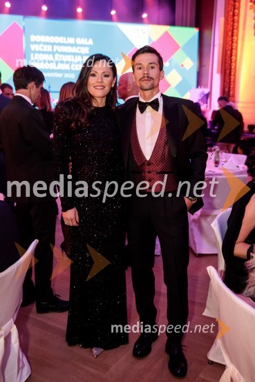  Lora Roglič Klinc;  Primož Roglič, kolesarPrimož Roglič predal naziv botra, dobrodelna prireditev Olimpijskega komiteja Slovenije