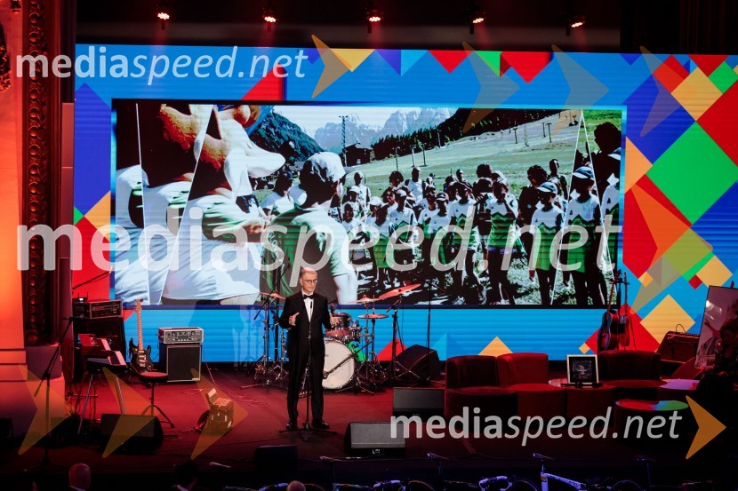  Franjo Bobinac, podpredsednik in generalni direktor za globalni marketing, Hisense International., predsednik Rokometne zveze SlovenijePrimož Roglič predal naziv botra, dobrodelna prireditev Olimpijskega komiteja Slovenije